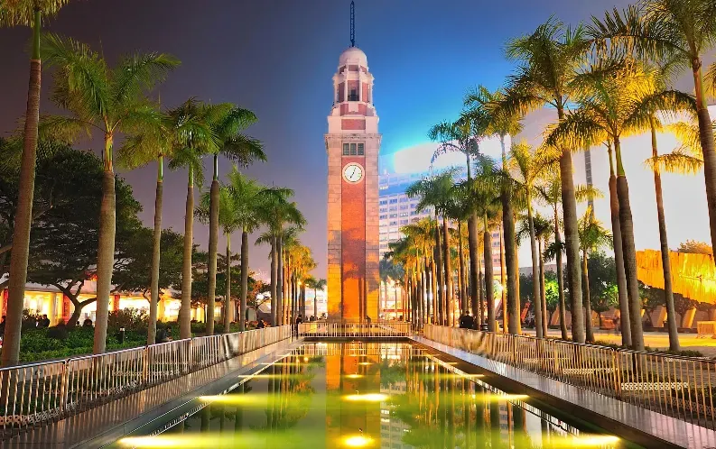 Tsim Sha Tsui Nightlife in Hong Kong